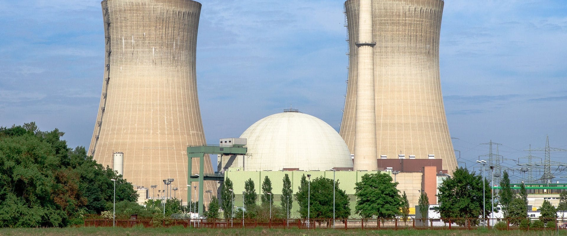 The Pros and Cons of Nuclear Energy: Is it Worth the Risk?